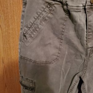 Skinny cargo pants